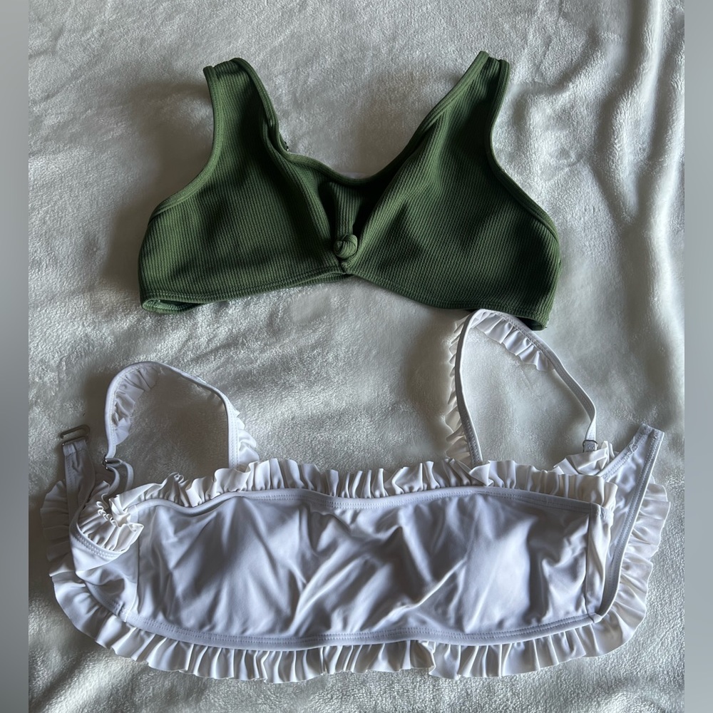 Bathing suit bikini tops size M + L. White ruffle bikini top. Green bikini top.